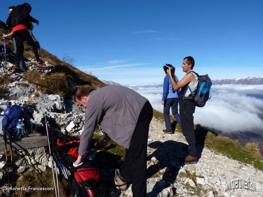 27 Ci si organizza, si fotografa.....JPG